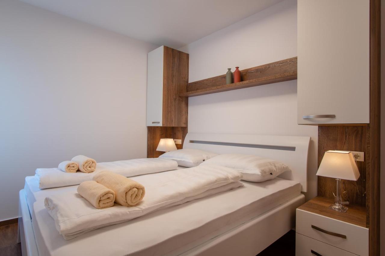 Apartments Mandre I Екстериор снимка